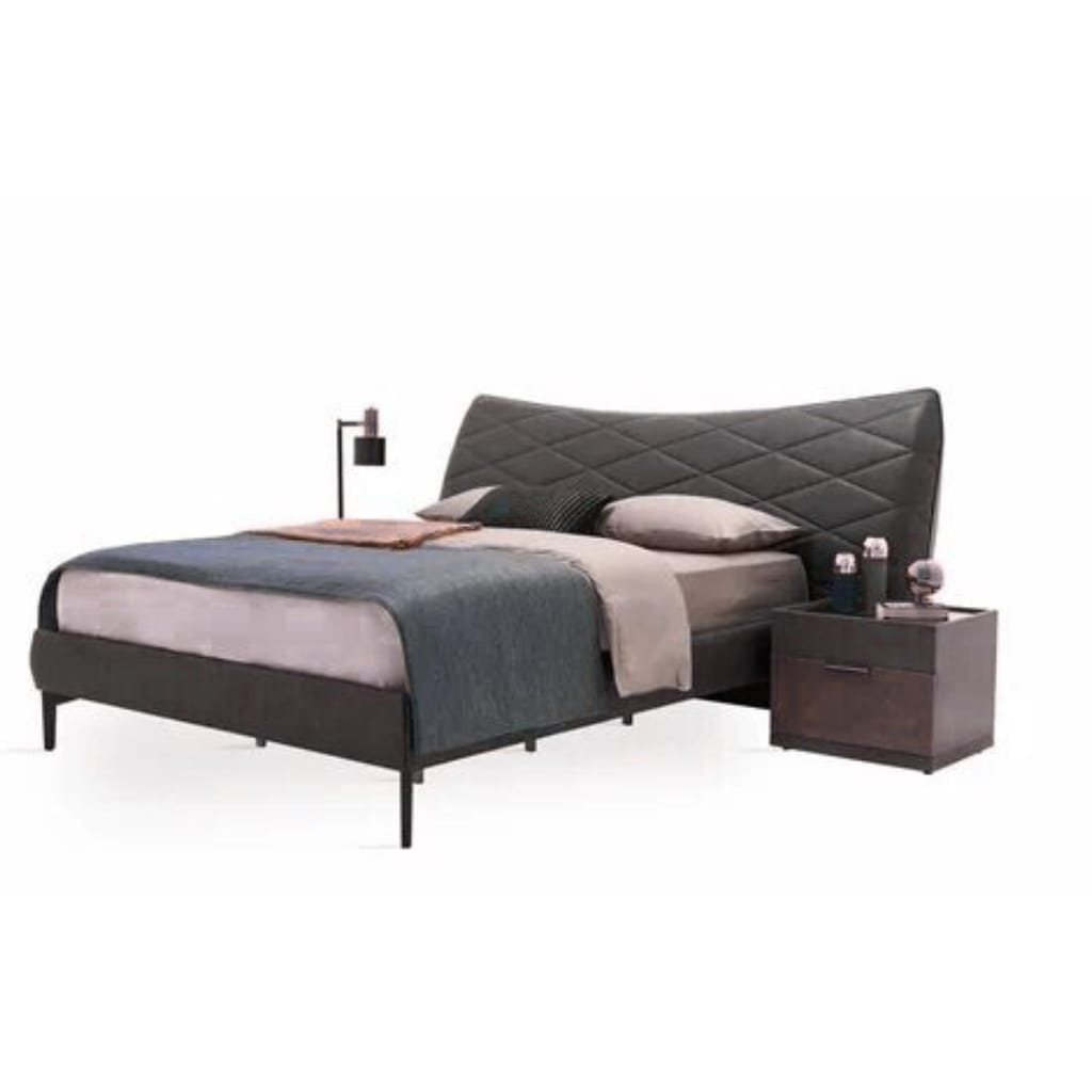 Bed 2 side tables